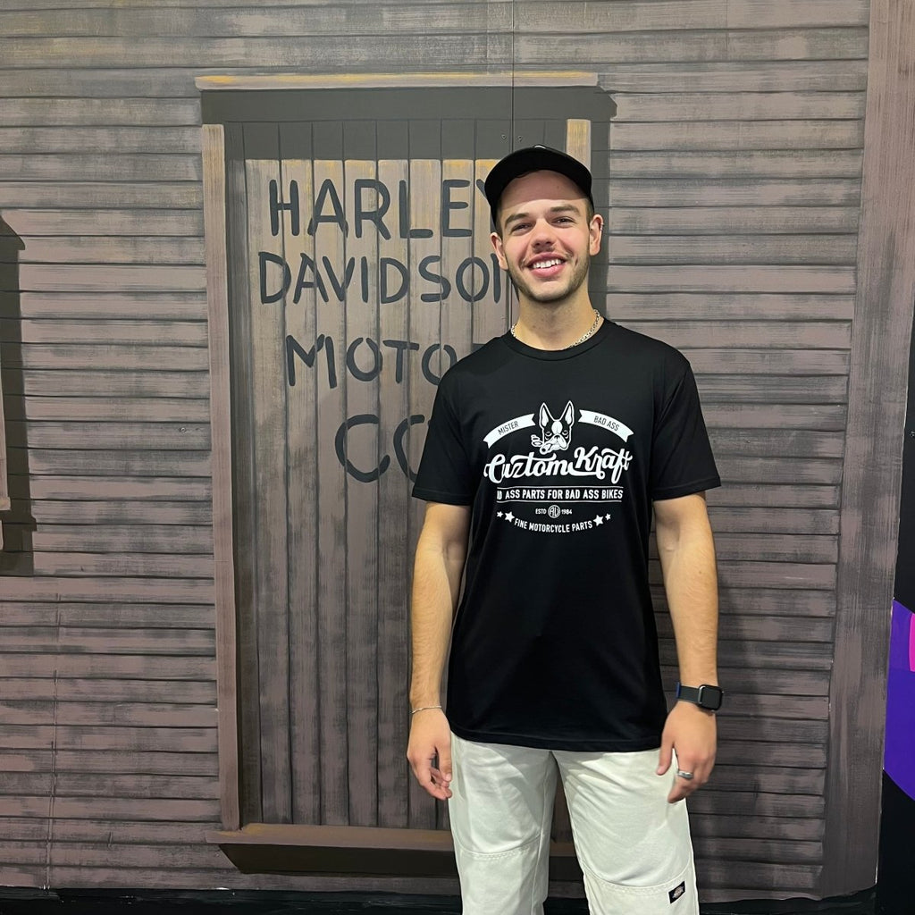 'Signature' T-Shirt - Black - Cuztom Kraft